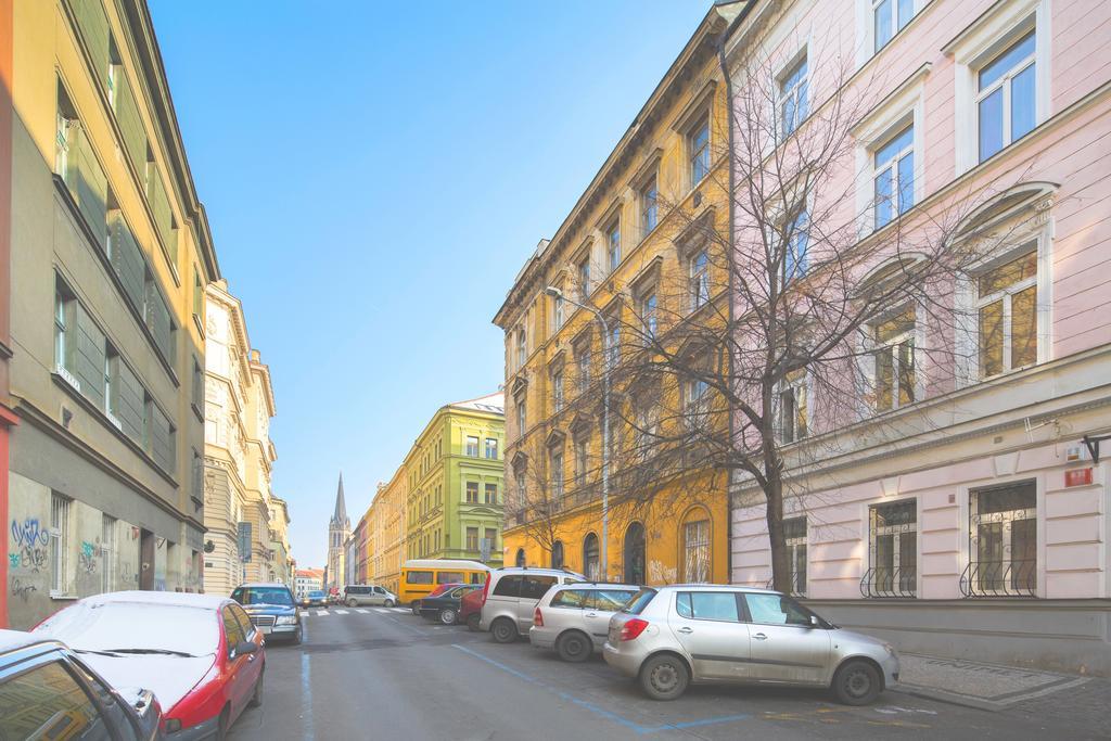 Vlkova Palace Прага Экстерьер фото